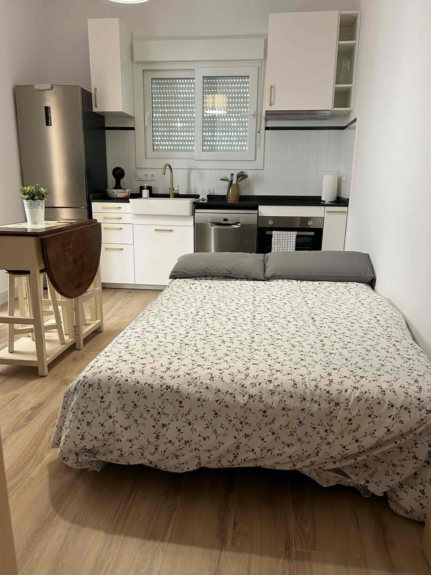 Apartamento Con Wifi, Patio Y Garaje Privado Alcalá de Guadaira Exteriör bild